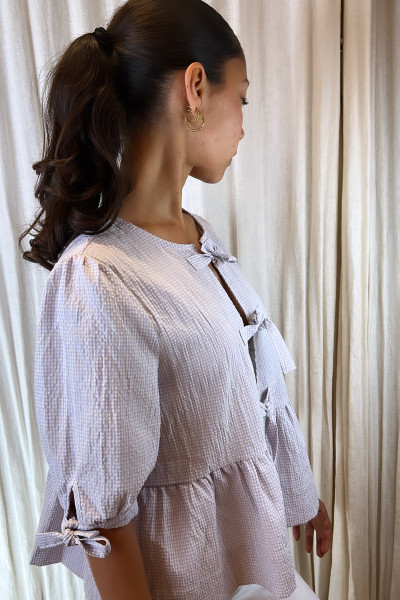 blouse a carreaux vichy avec noeuds sur le devant manches courtes lili lala violet 51826-6661 