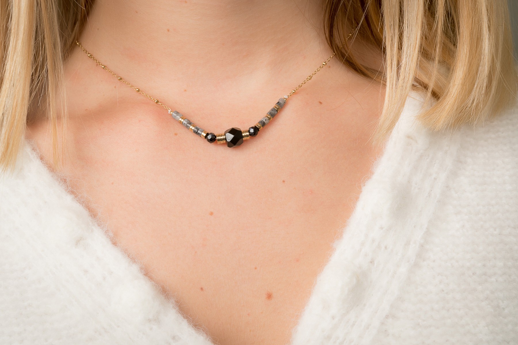 COLLIER PERLE NOIR RAS DE COU  (1)