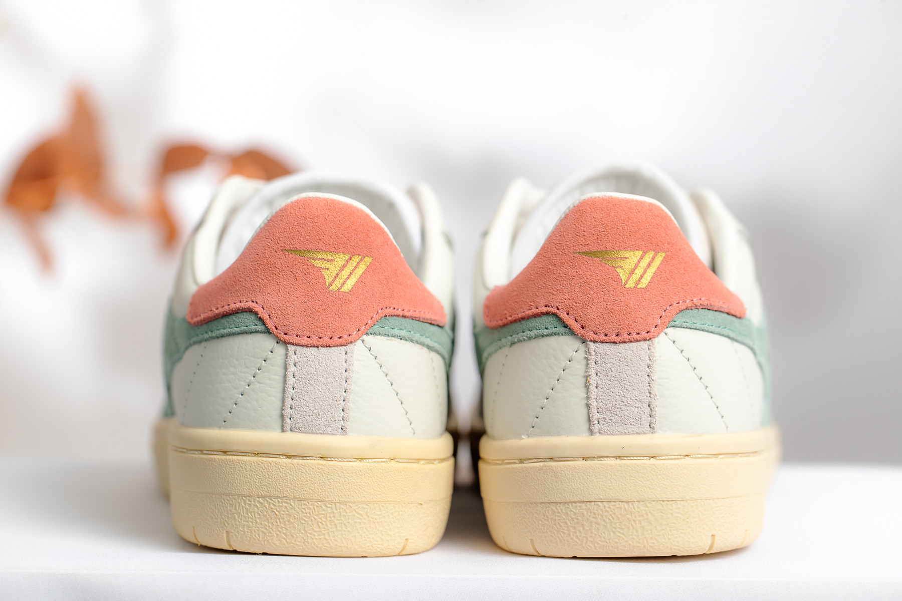 GOLA BASKET FALCON CORAL PINK BLANC VERT CORAIL CBL415 (3)
