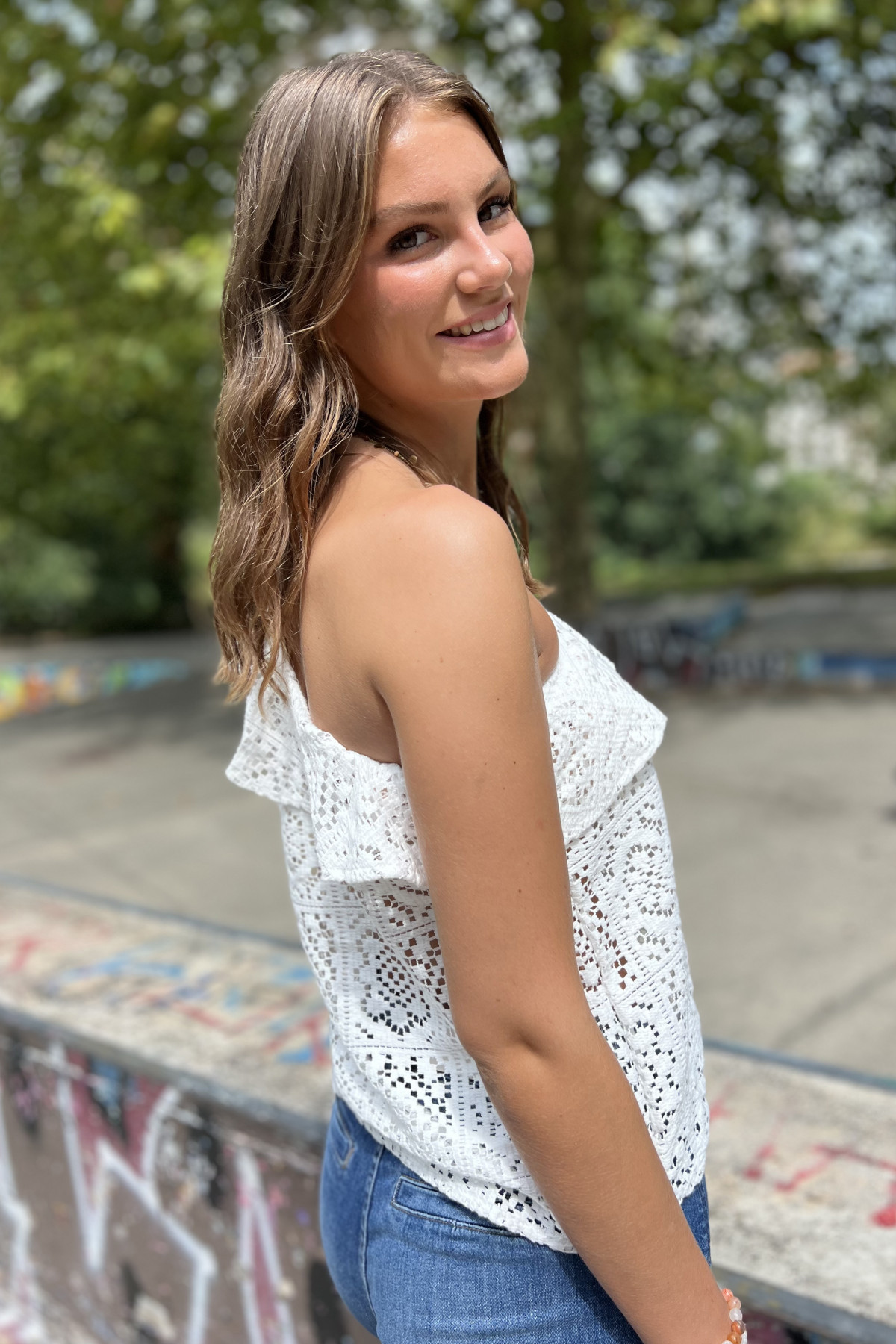 DEBARDEUR BLANC EN CROCHET 5216  (3)