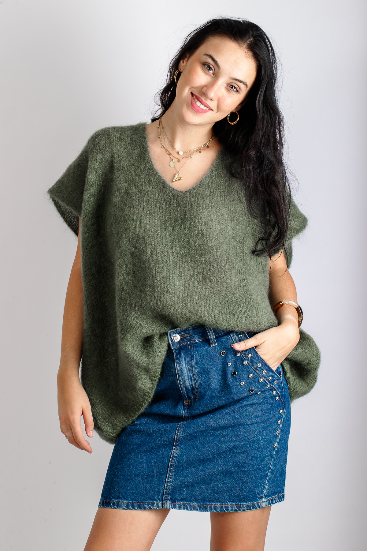PULL KAKI EN KID MOHAIR 24214 COL V COUPLE LARGE SANS MANCHES (3)