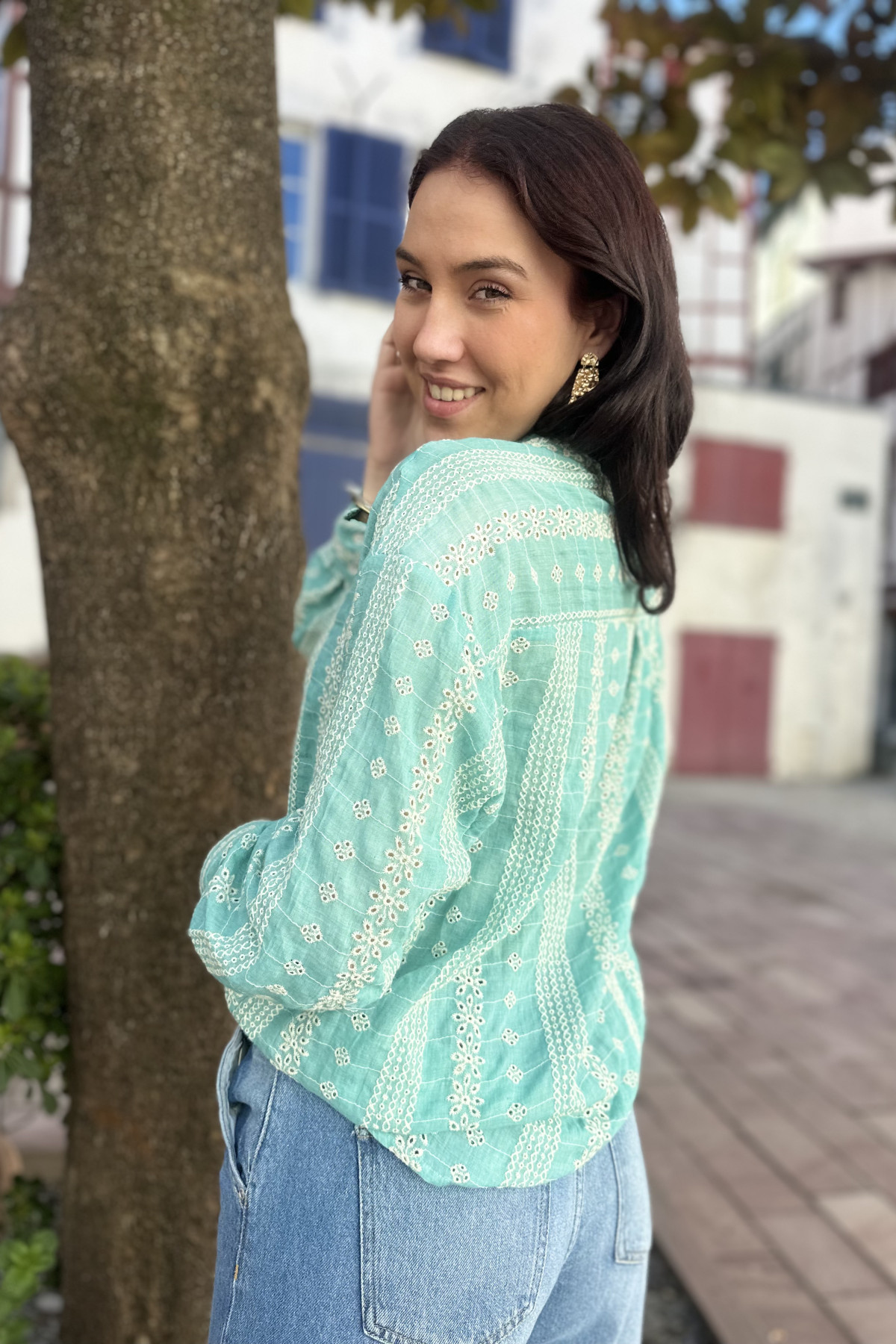 Chemise the korner bleu avec des broderie blanches (4)