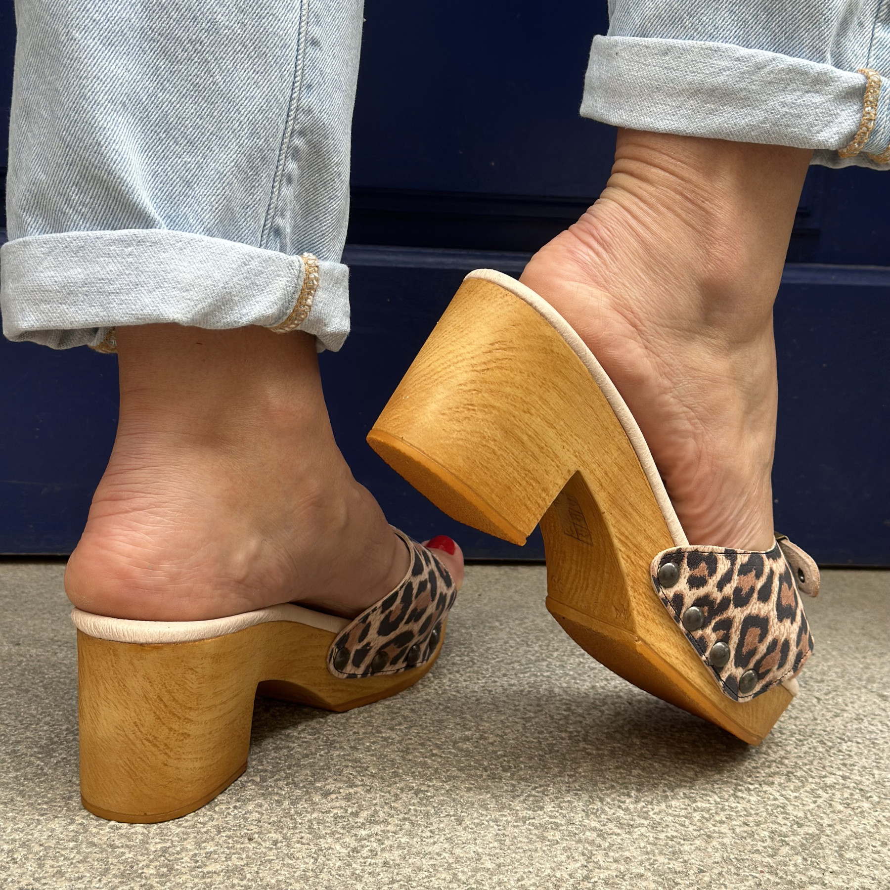 les sabots de caro mules malaga leopard (5)