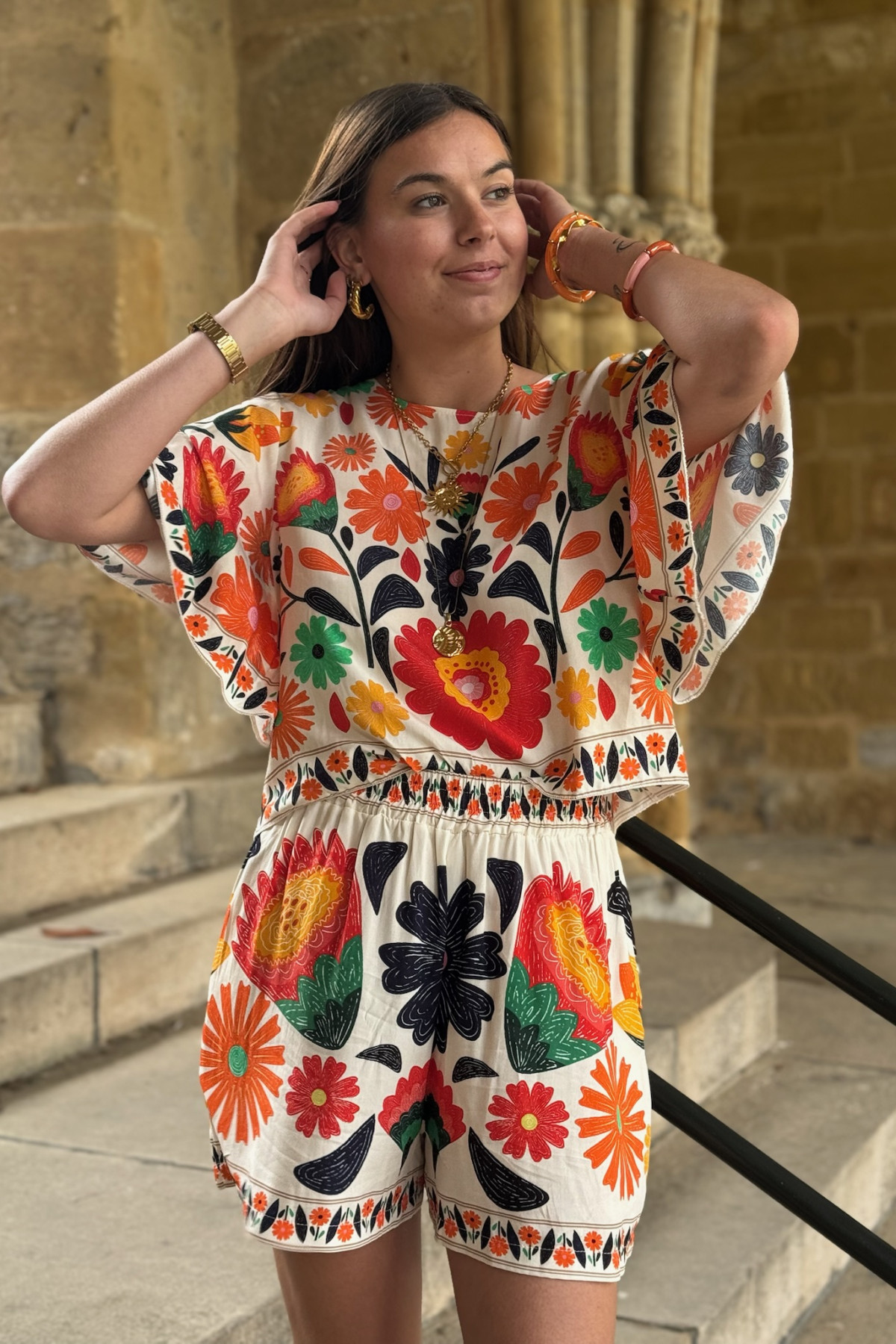 Ensemble tee shirt et short imprimé fleuri coloré  (2)