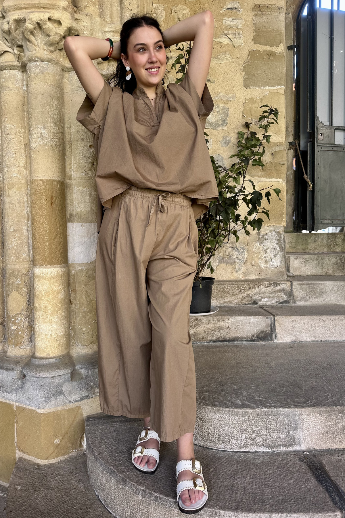 Ensemble en coton camel, coupe oversize et taille unique, au style naturel et facile à porter (1)