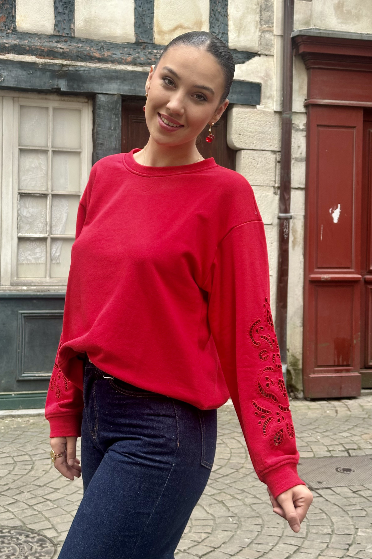 Pull rouge CREAM en coton à manches longues brodées ajourées coupe ample et col rond (5)