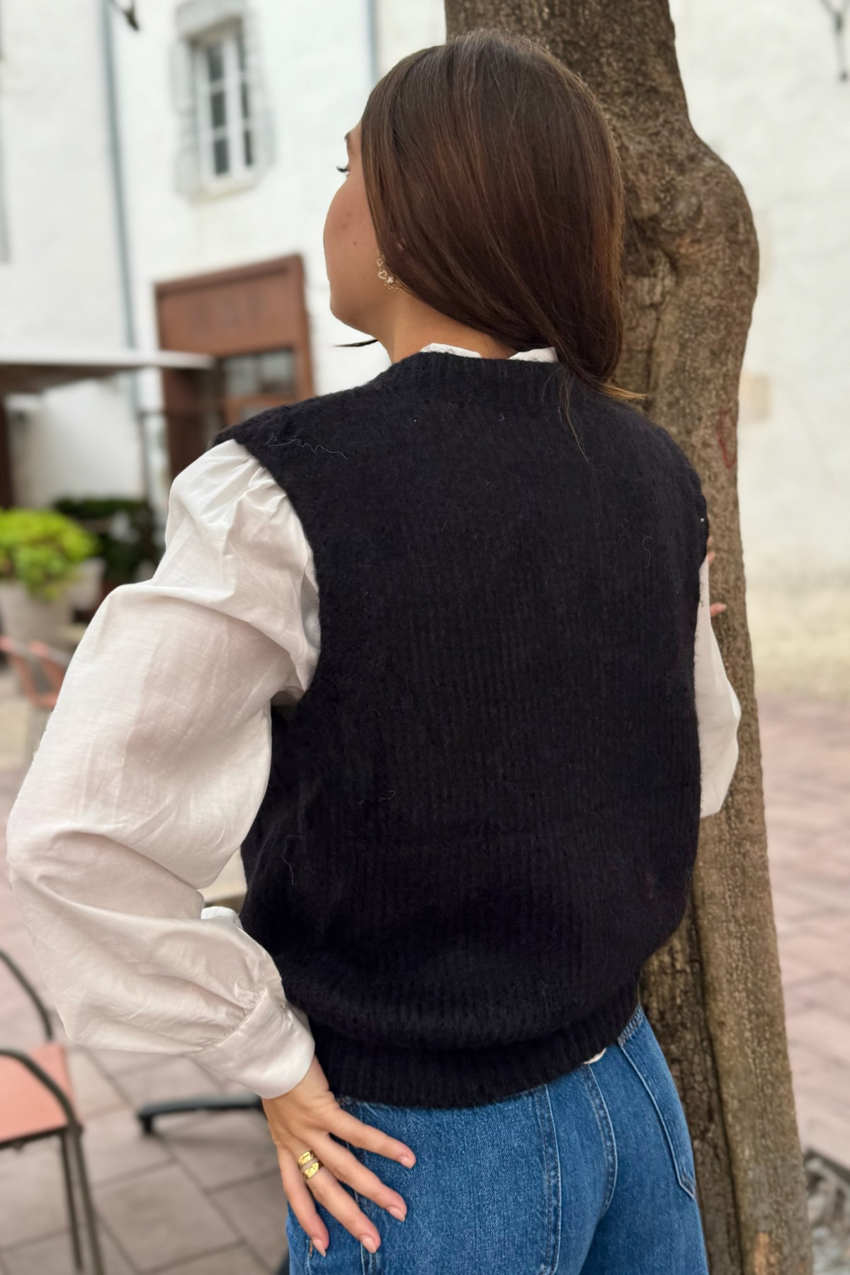 Gilet sans manches noir en maille avec patch imprimé et fermeture boutonnée 26279 (3)