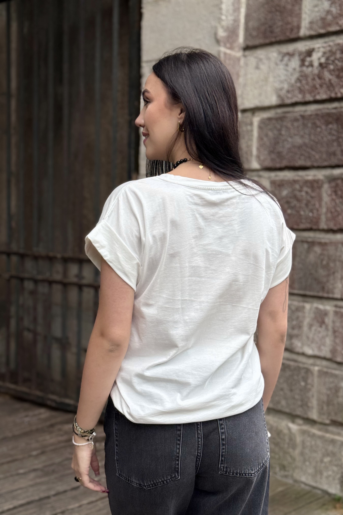 T-shirt blanc avec motif  (3)