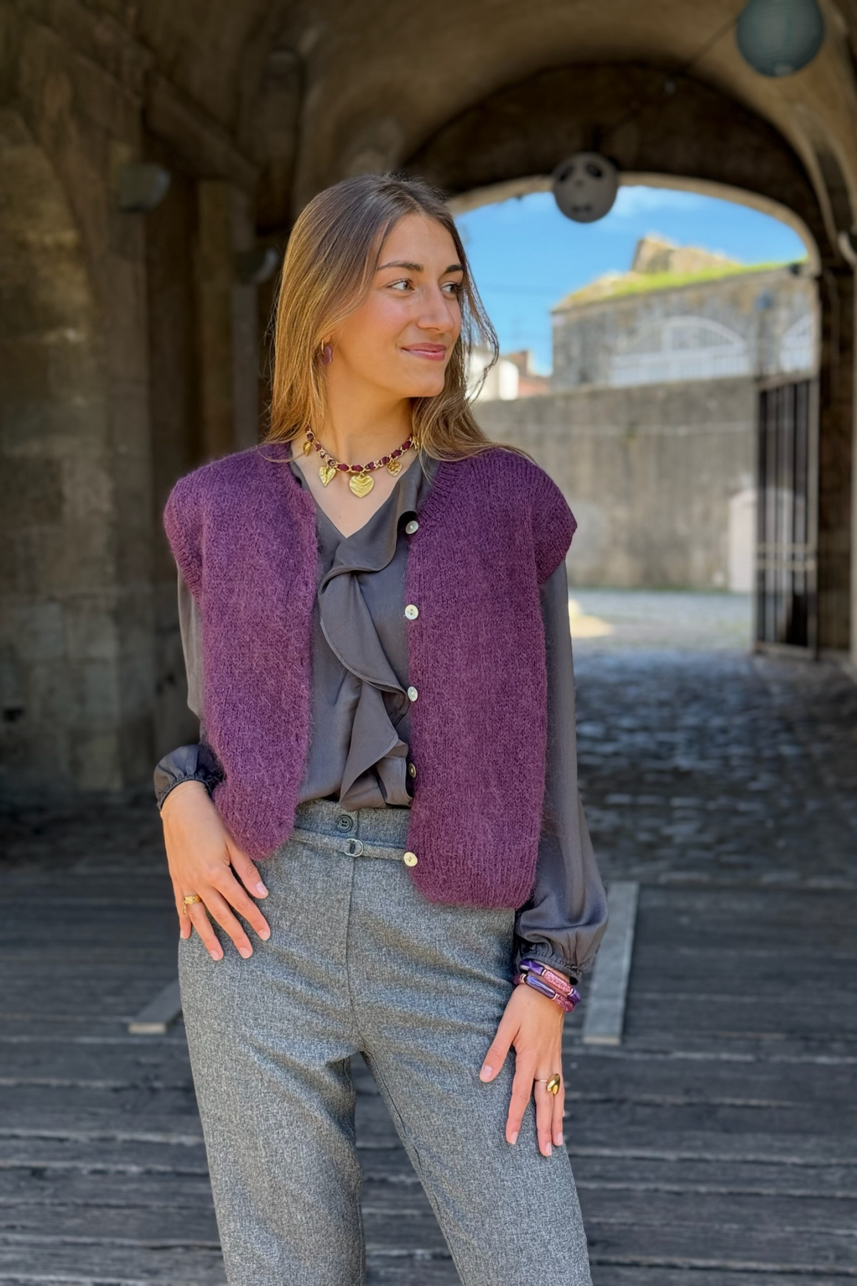 gilet sans manches violet avec boutons nacrés 2373 (1)