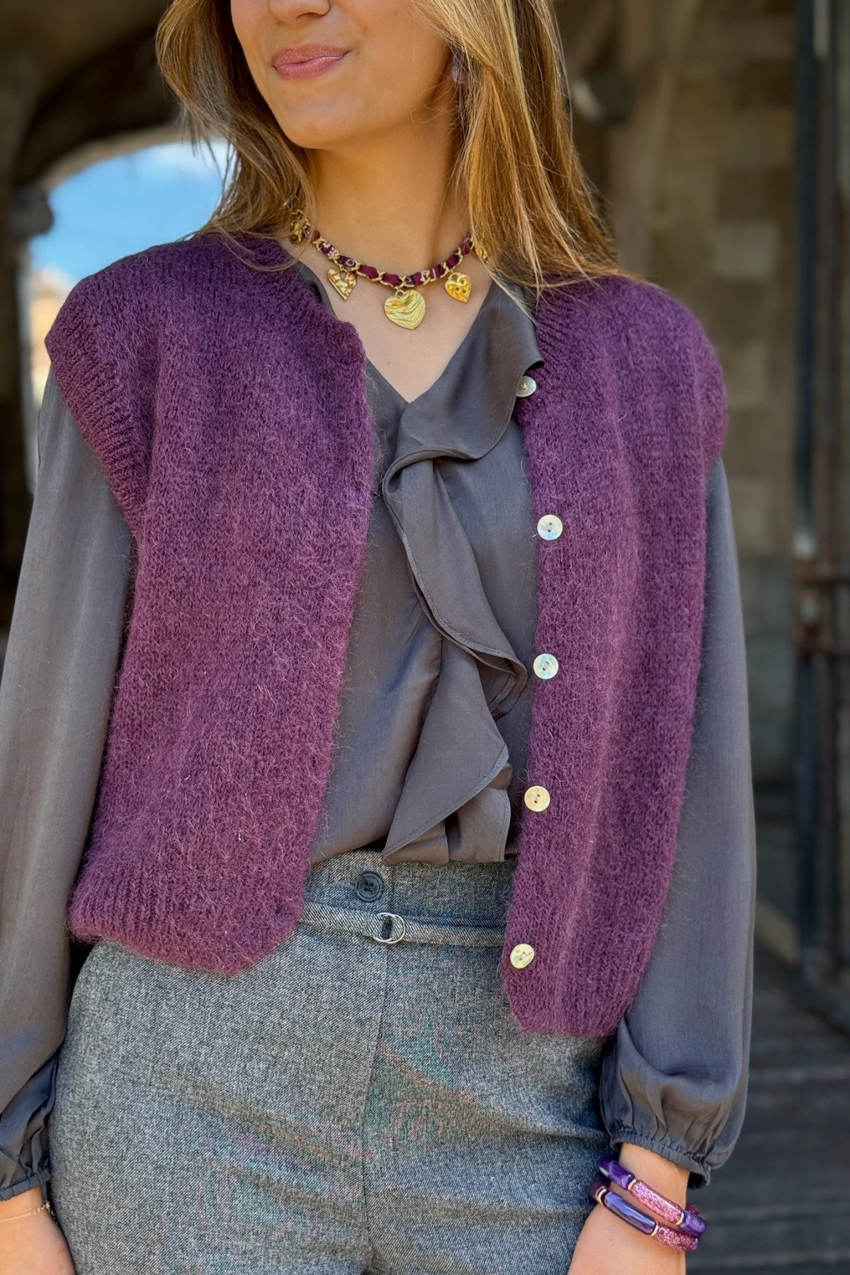 gilet sans manches violet avec boutons nacrés 2373 (3)