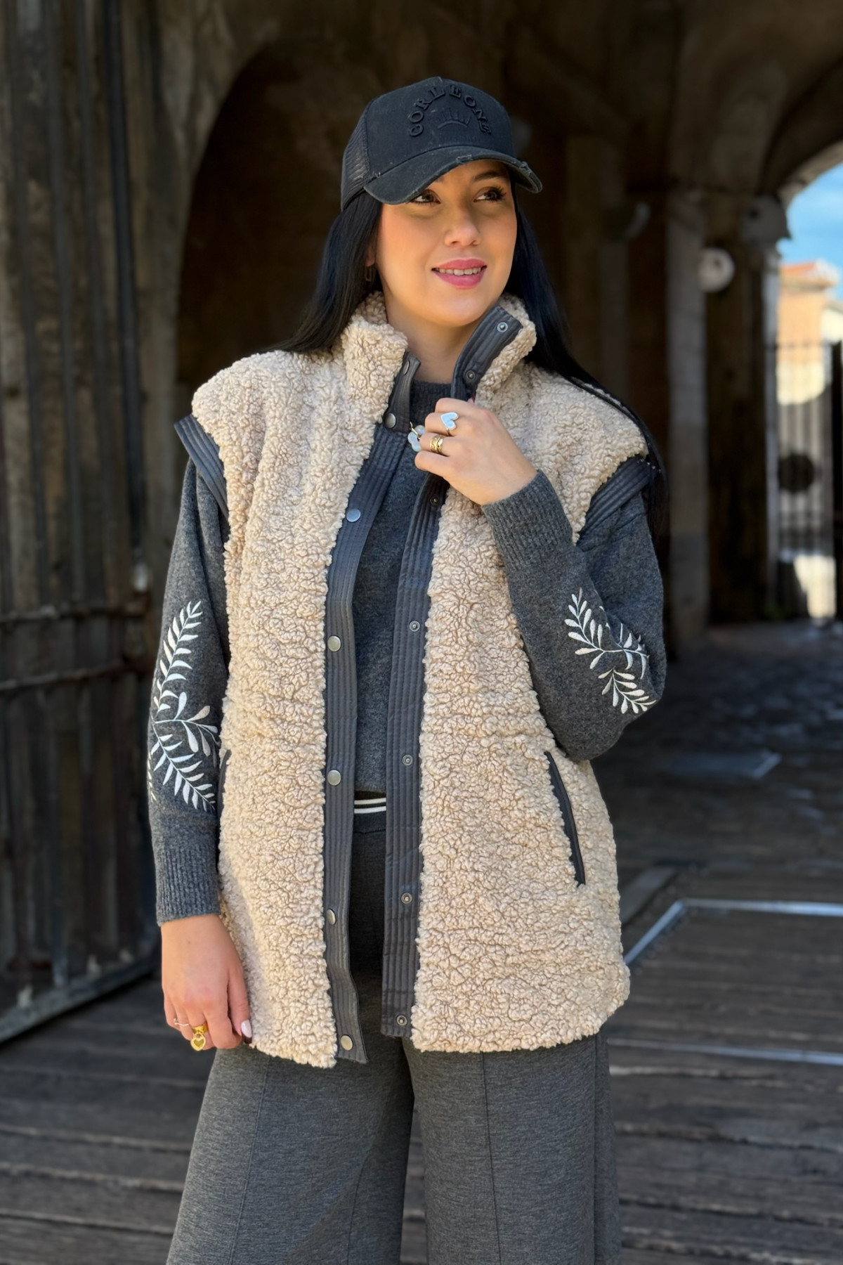 Veste sans manches b young ANAMA 6963 moumoute (1)