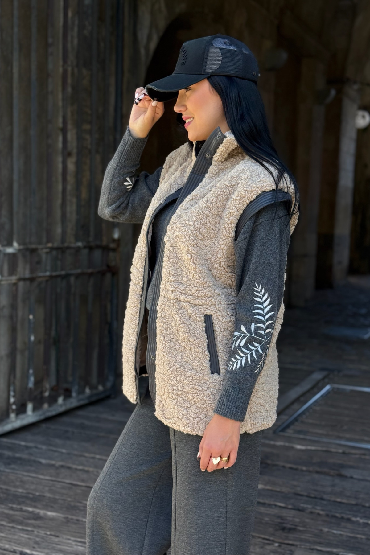 Veste sans manches b young ANAMA 6963 moumoute (2)