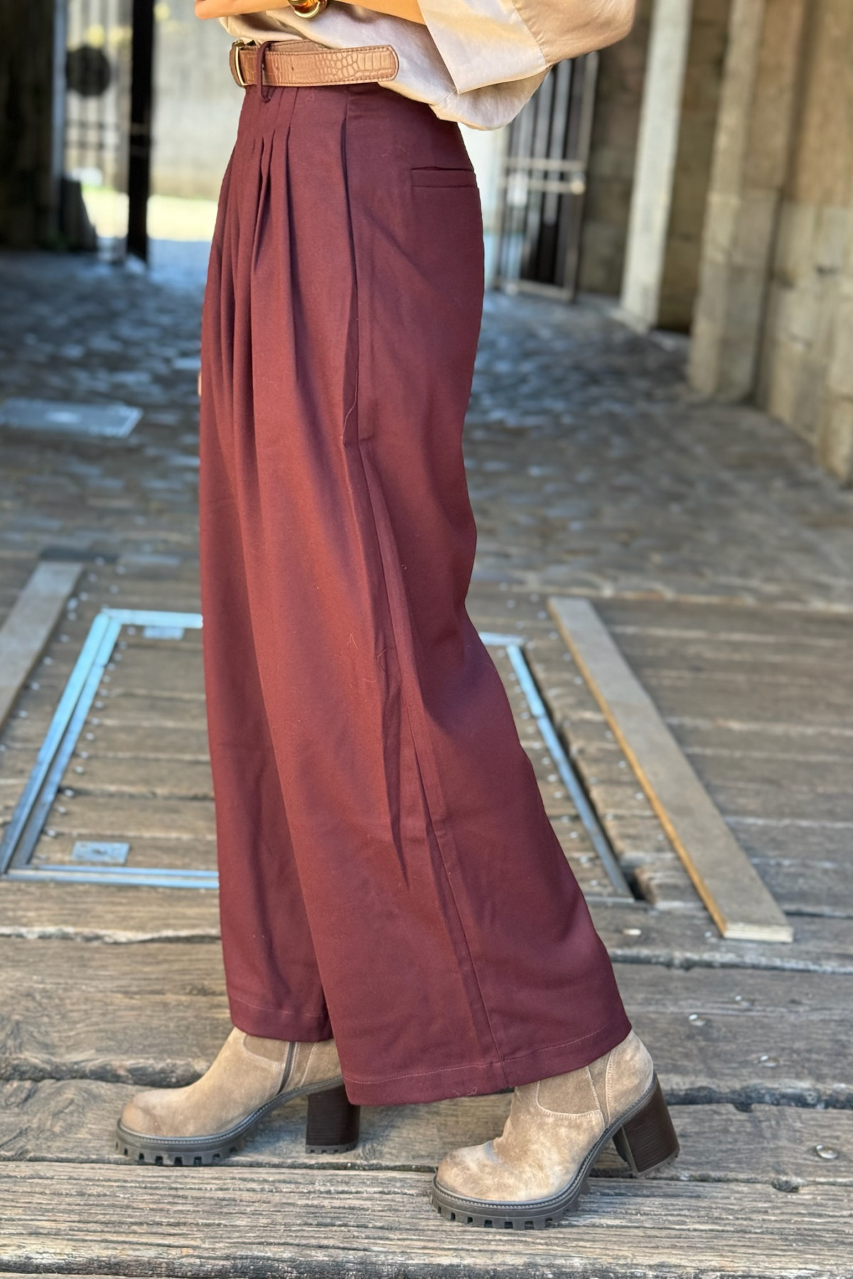Pantalon bordeaux large a pinces gioya md7347 (2)
