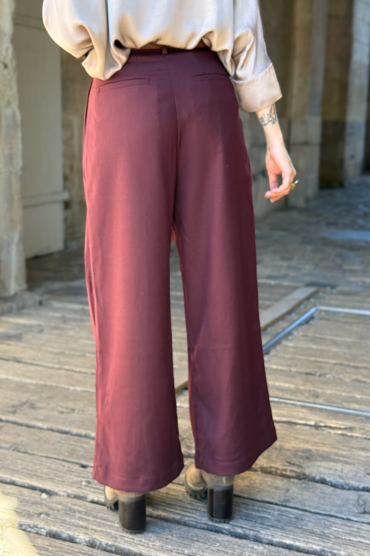 Pantalon bordeaux large a pinces gioya md7347 (3)