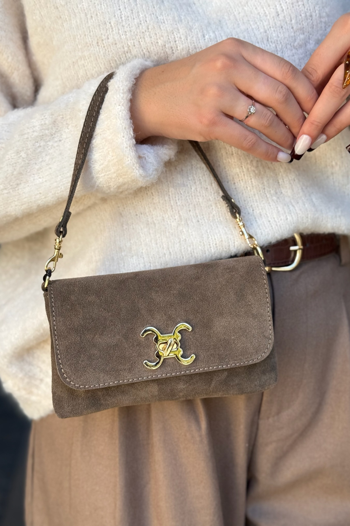 Sac a main petite pochette vimoda 390411 en dain beige (1)