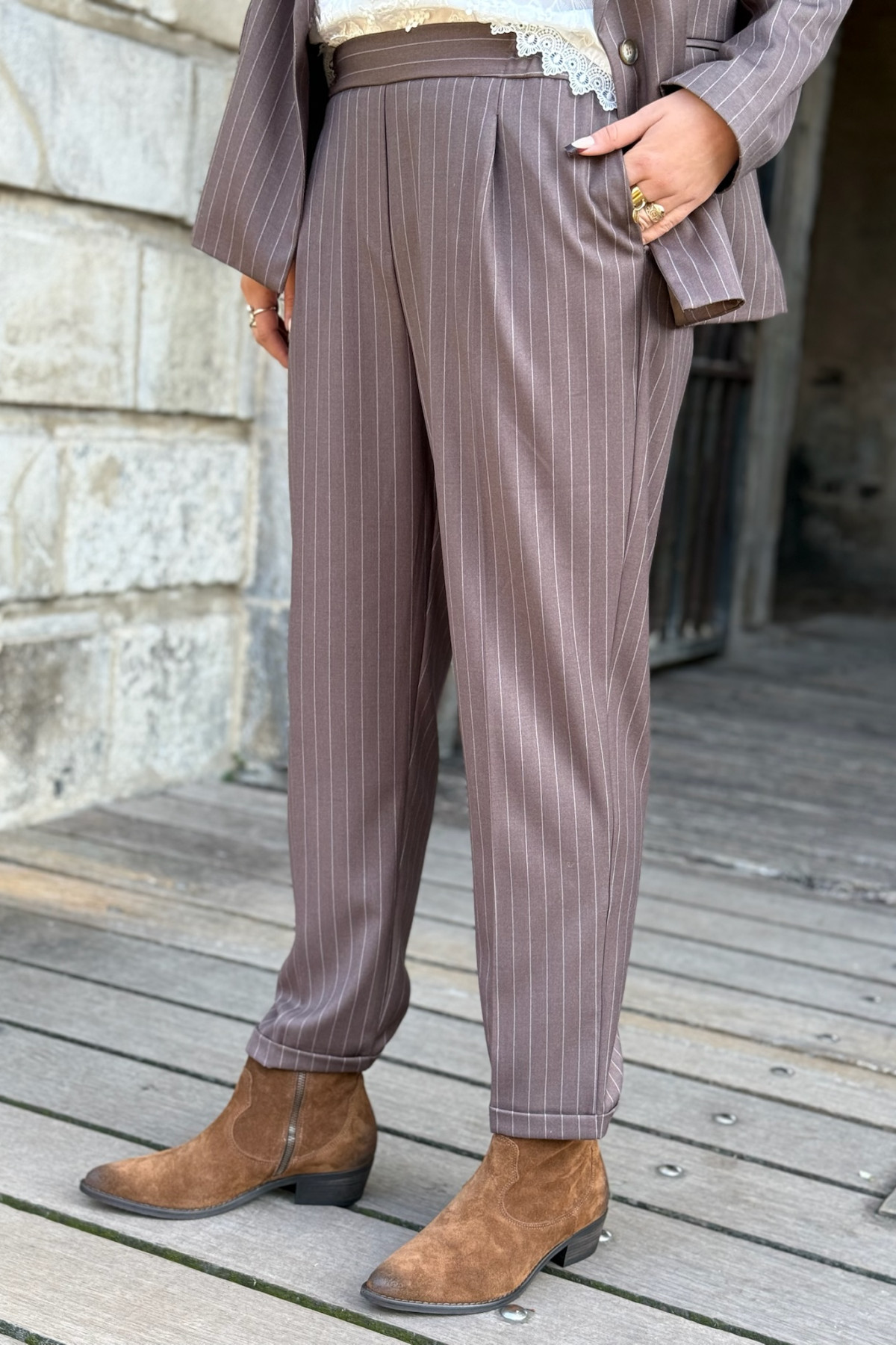 pantalon pako litto chino confort a pince 7/8 revers city stripped ptl3966  (2)