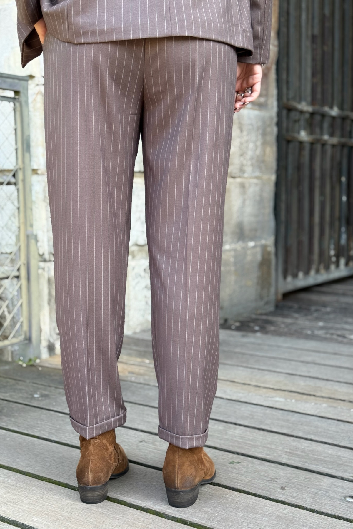 pantalon pako litto chino confort a pince 7/8 revers city stripped ptl3966  (4)