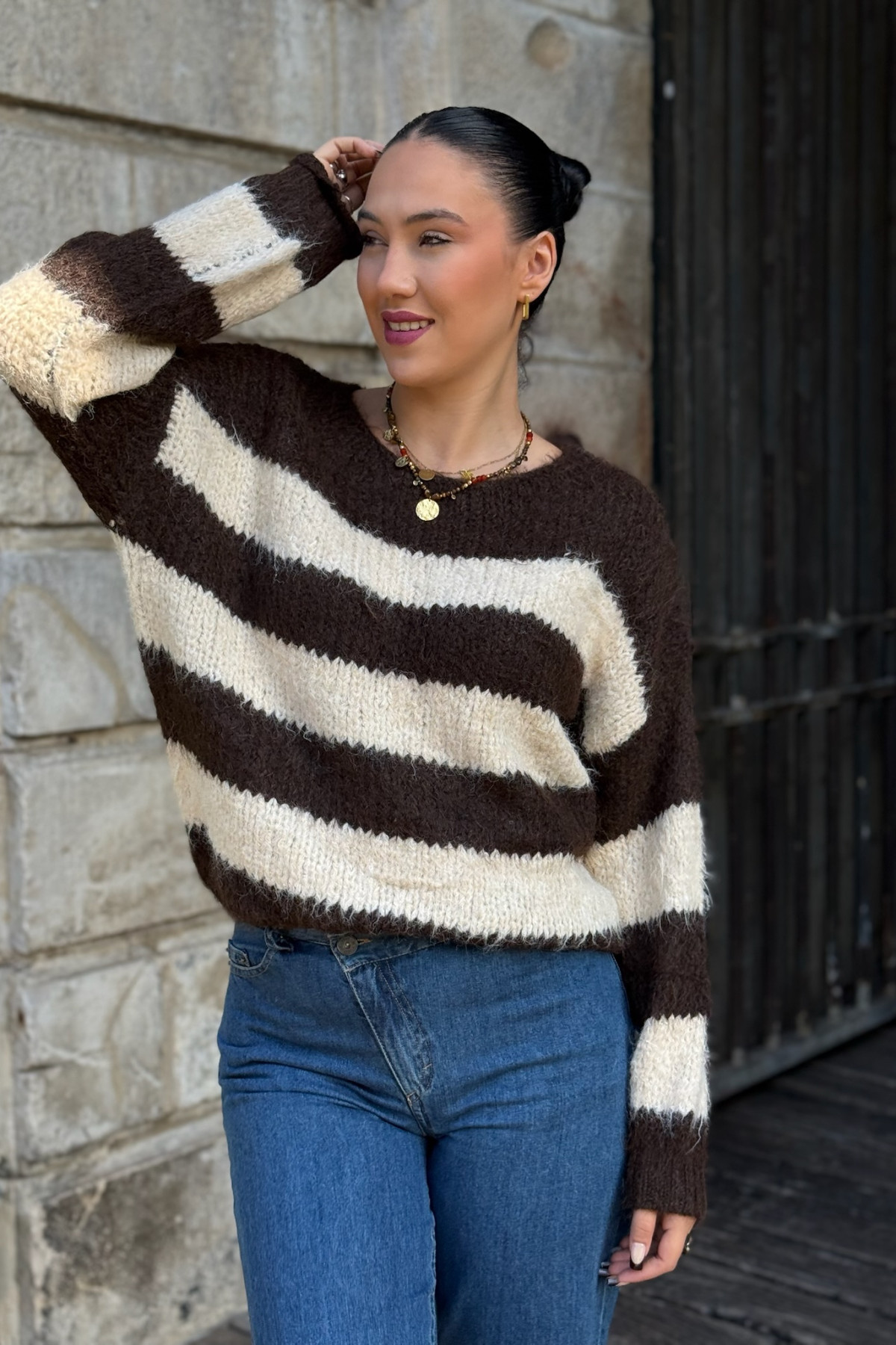 pull the korner en maille rayure ecru et marron horizontales sweater 3808 (1)