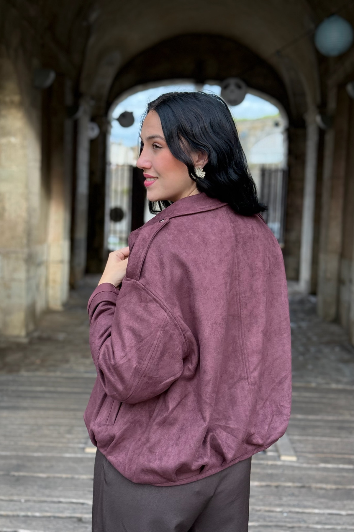 veste en daim col chemise bordeaux assez courte Z032 (5)