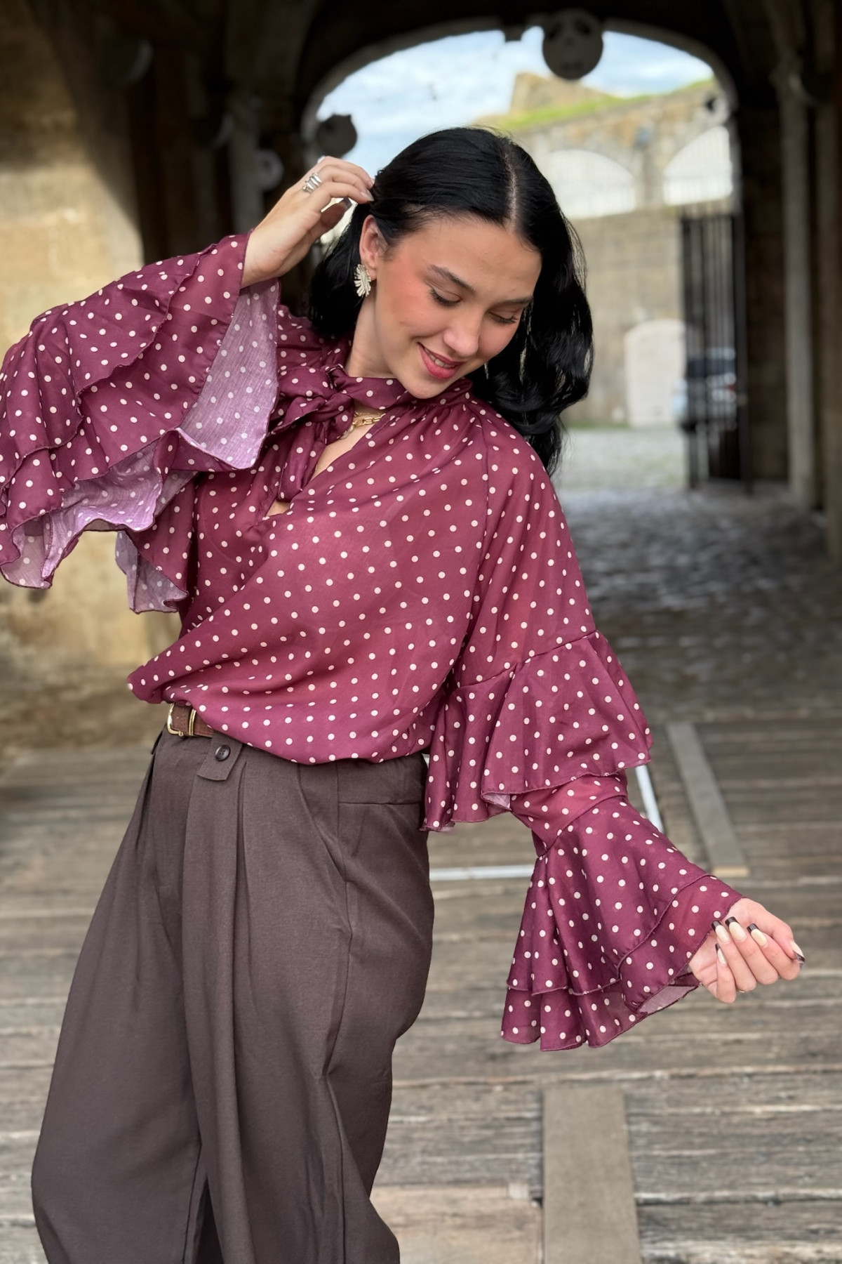 blouse a pois rouge bordeaux manches longues volants 5720 (4)