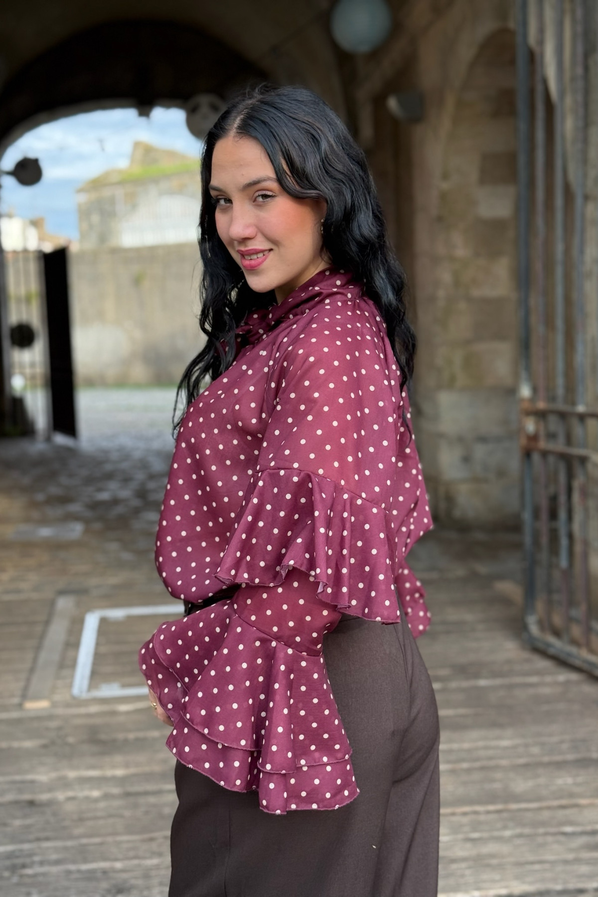 blouse a pois rouge bordeaux manches longues volants 5720 (5)