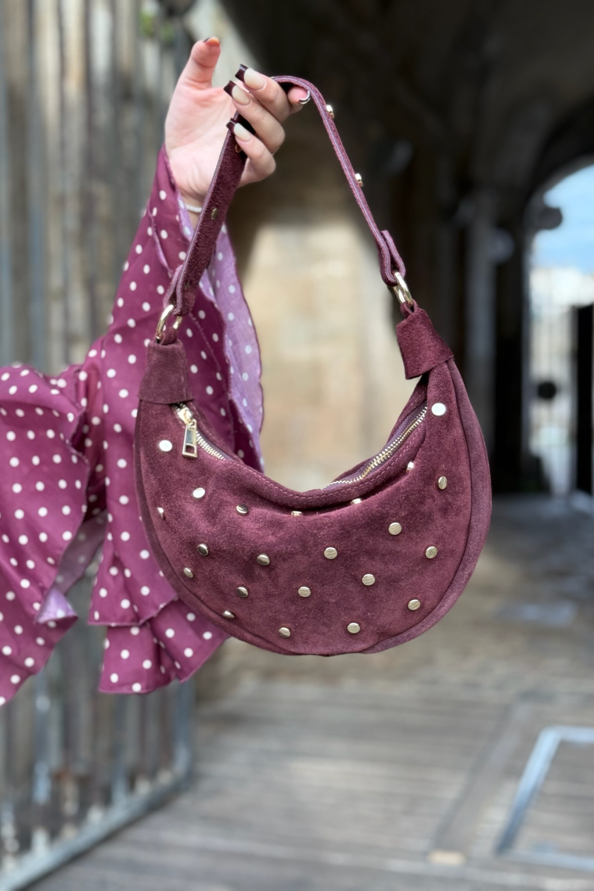 sac en suédine bordeaux à clous dorés VIMODA (3)