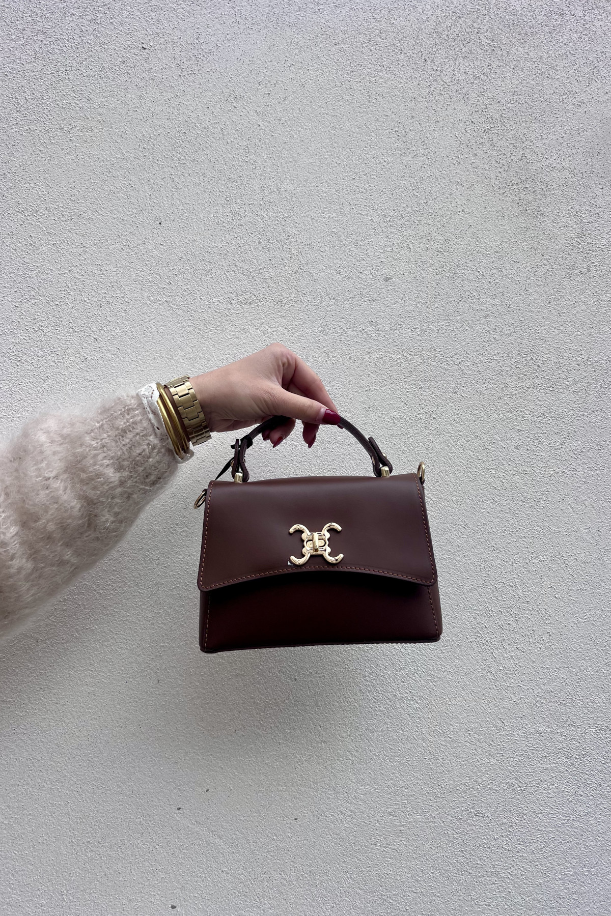 sac vimoda 390405 en cuir marron chocolat  petit format style logo celine (3)