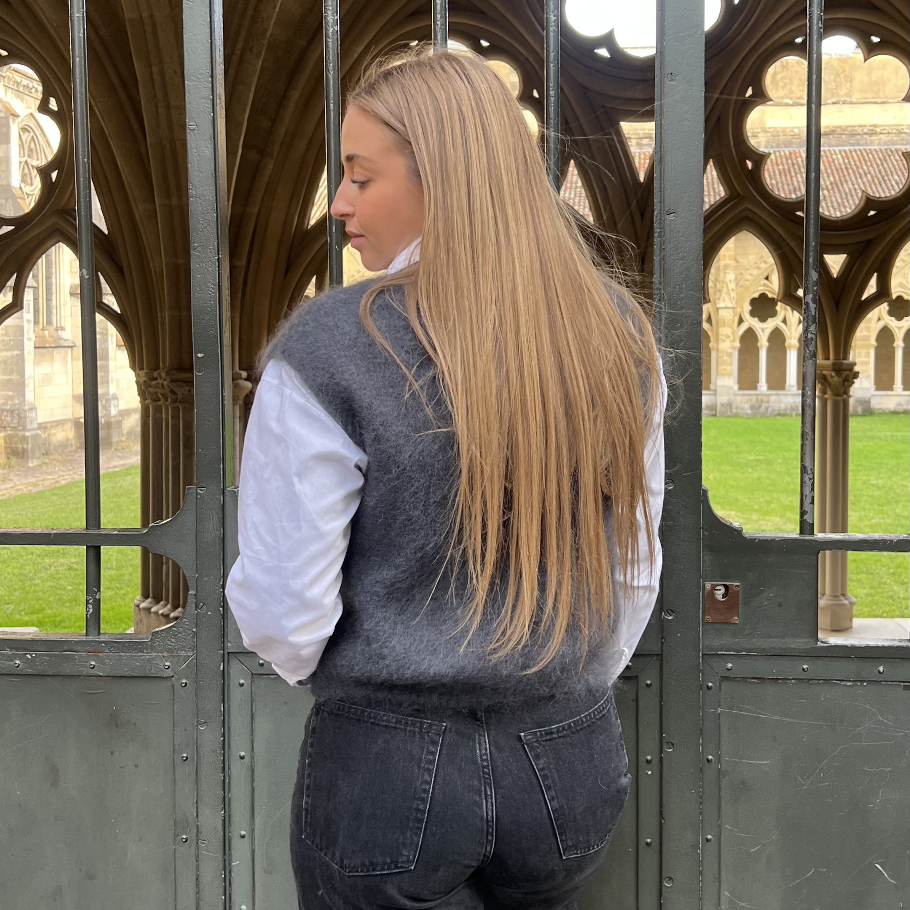 pull mohair sans manches chummy gris foncé (3)