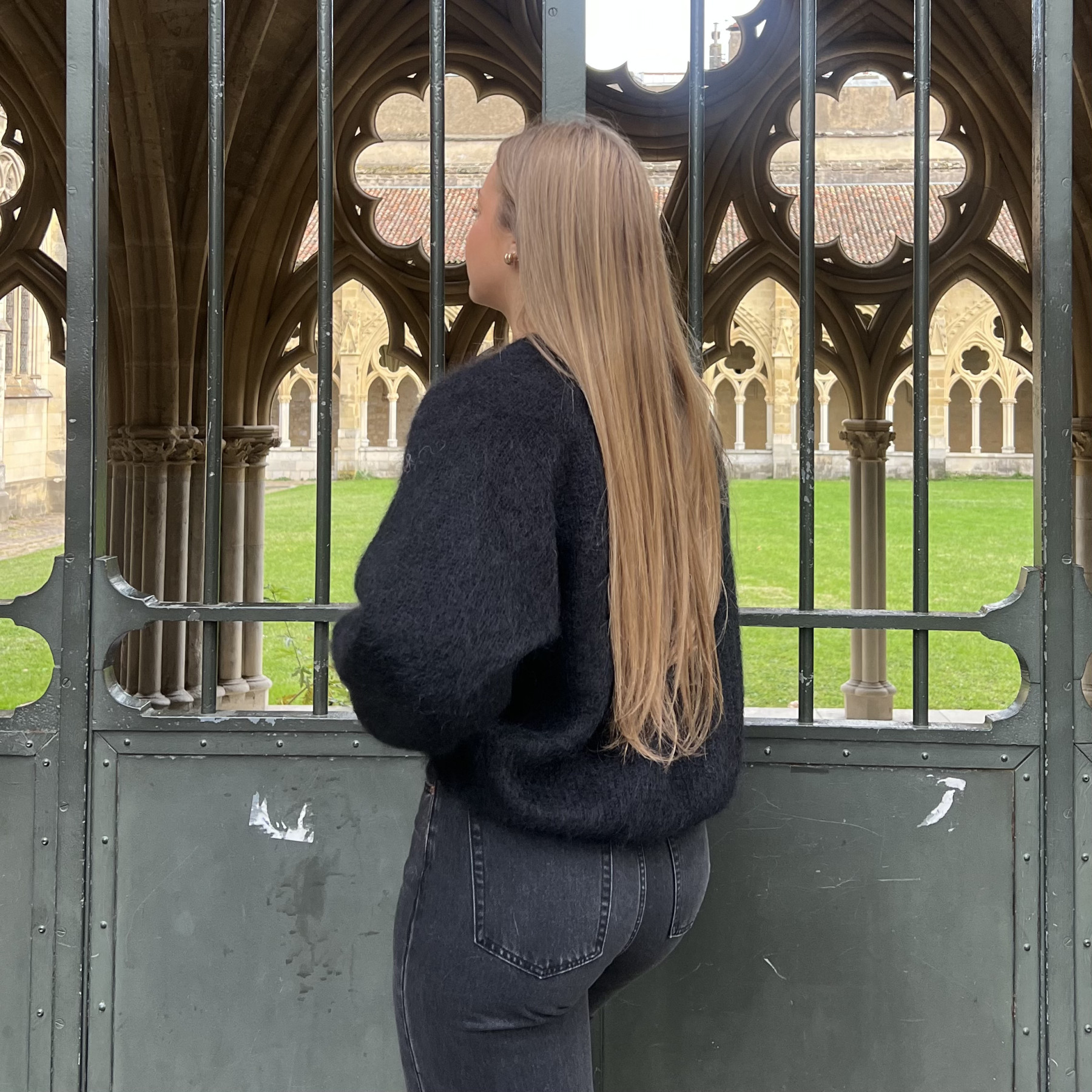 pull mohair détail noeud chummy noir (2)