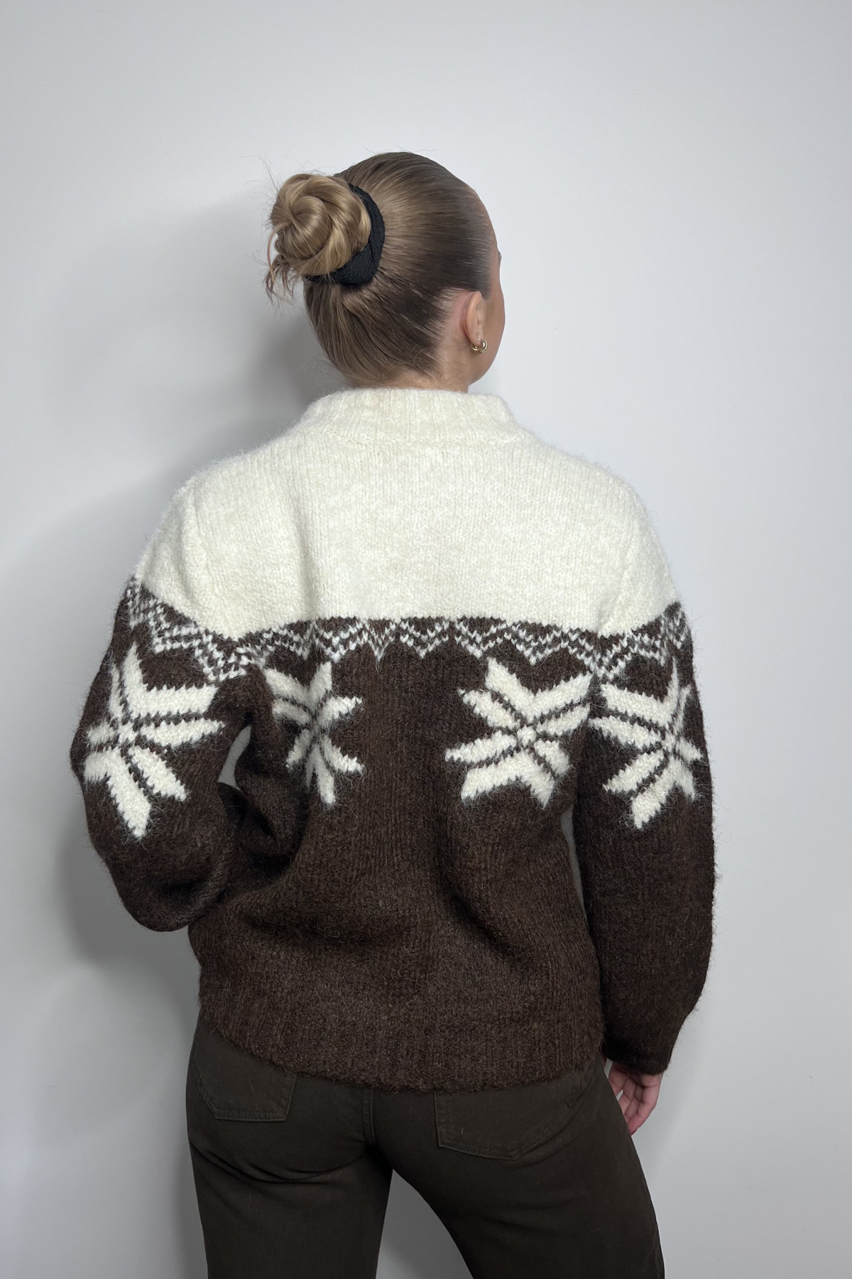 veste the korner blanc cassé et marron motifs hivernaux T25204511 (4)