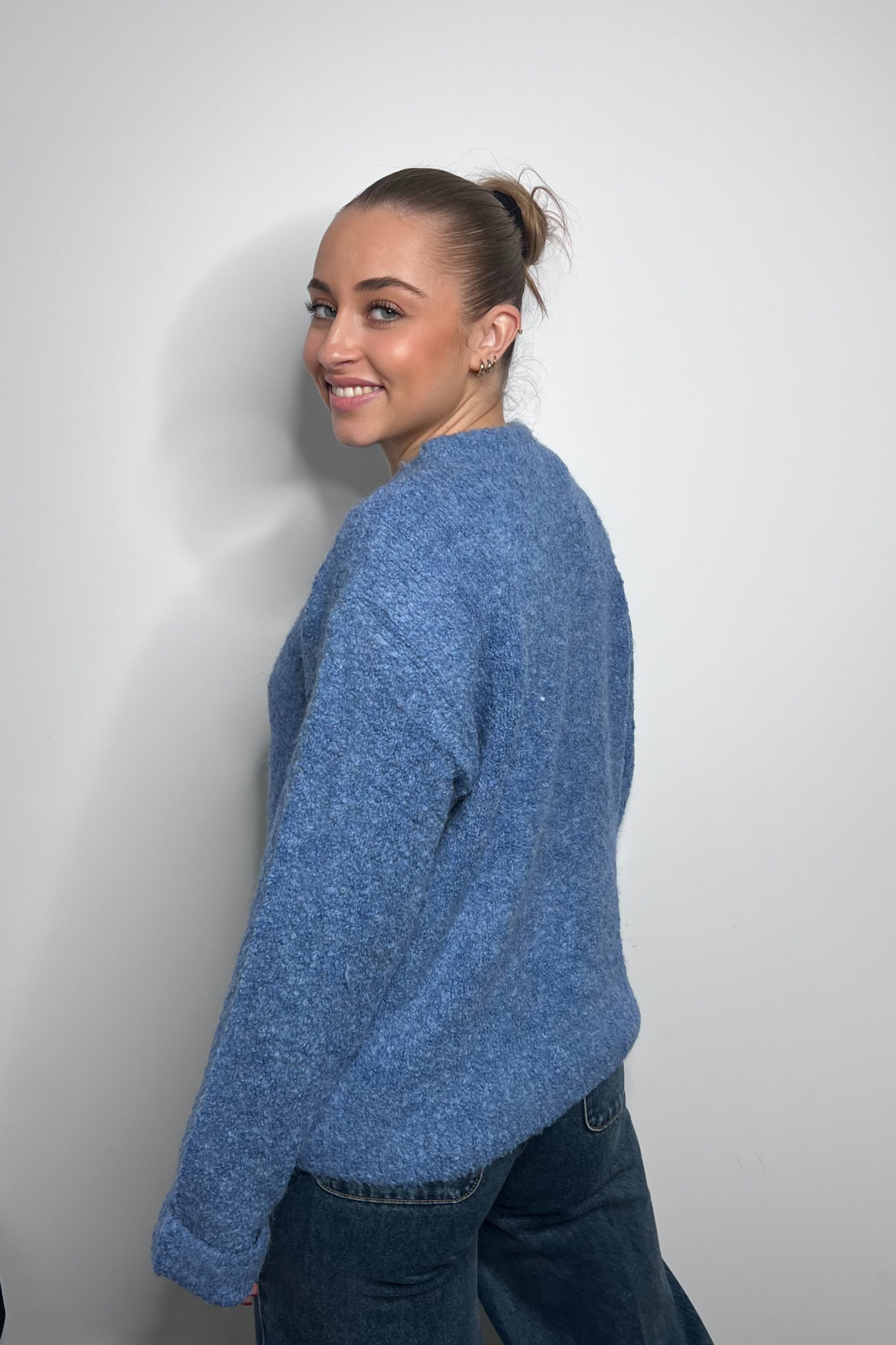 Pull ICHI blarisa bleu en maille duveteuse 20124596 (4)