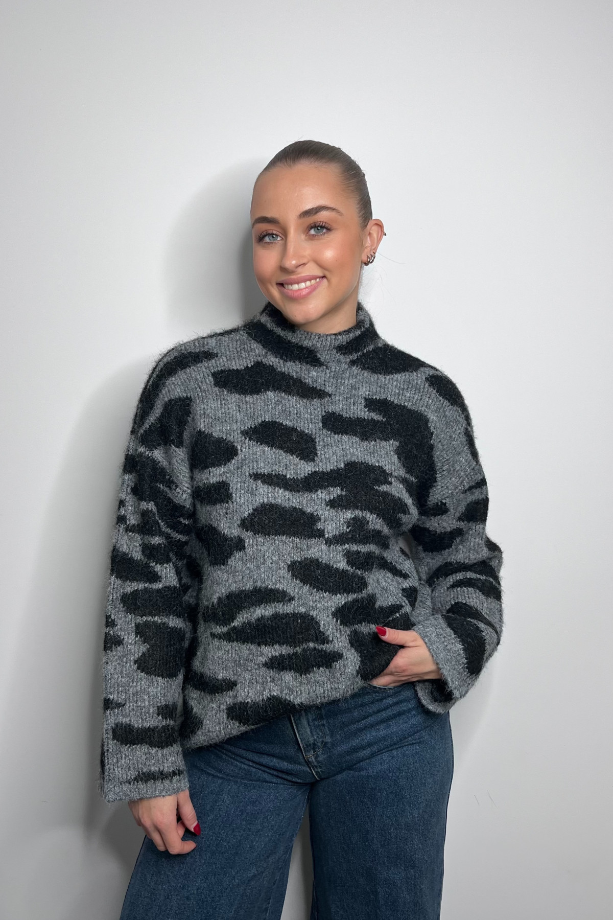 cream pull noir et gris a motif ELMAS 10614246 (1)