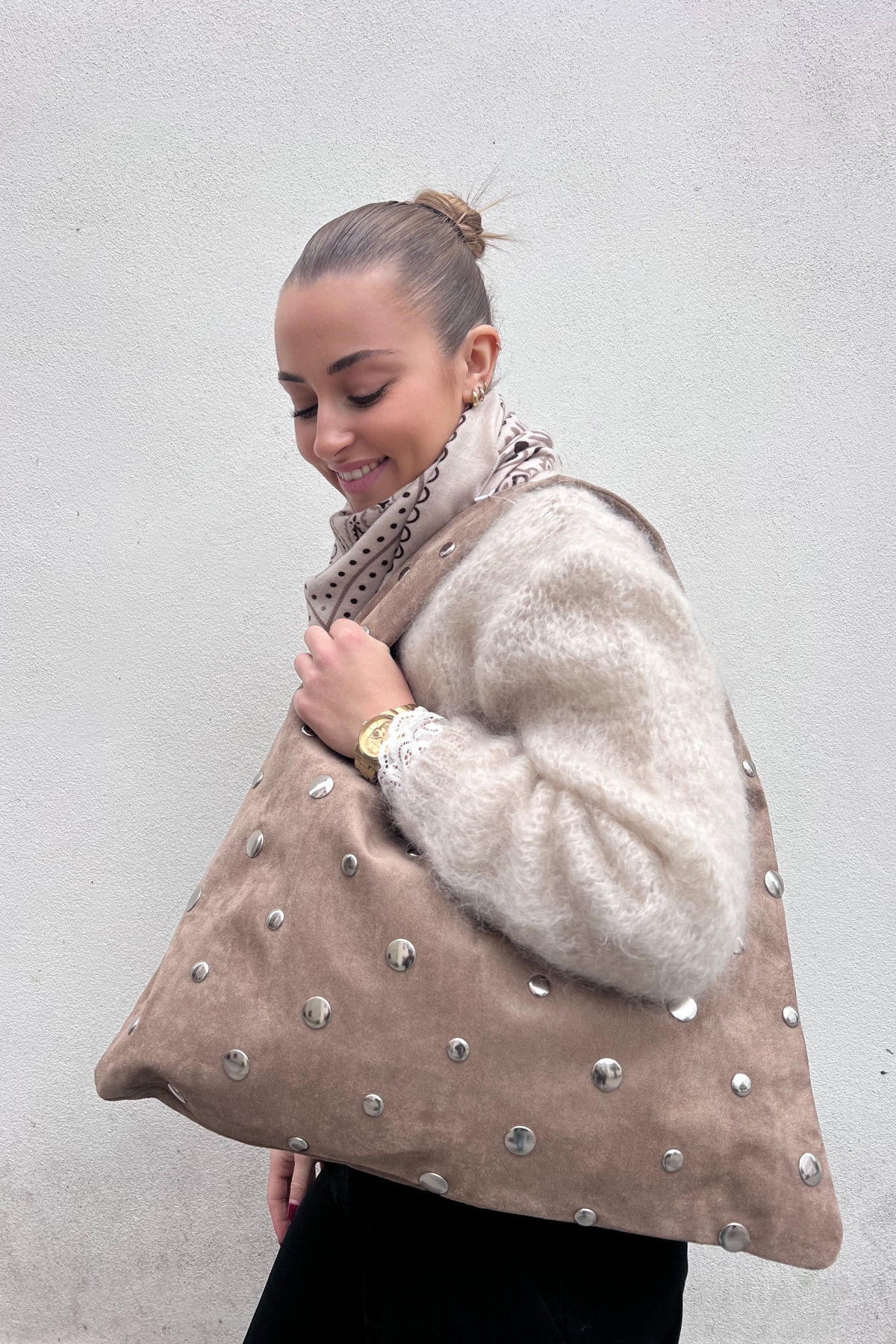 chummy sac en daim taupe effet hobo oversize (1)