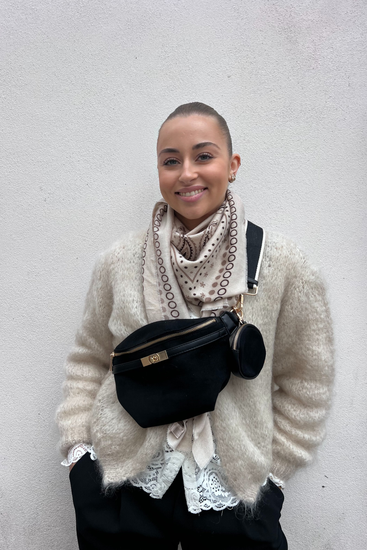 sac banane noir avec petit porte monnaie rond vimoda  (1)