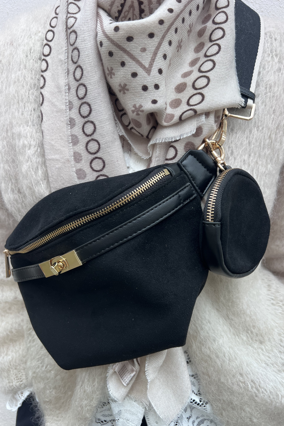 sac banane noir avec petit porte monnaie rond vimoda  (3)