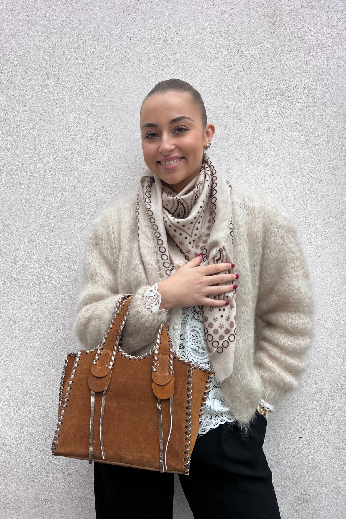 sac chummy en daim camel pohême paris (1)