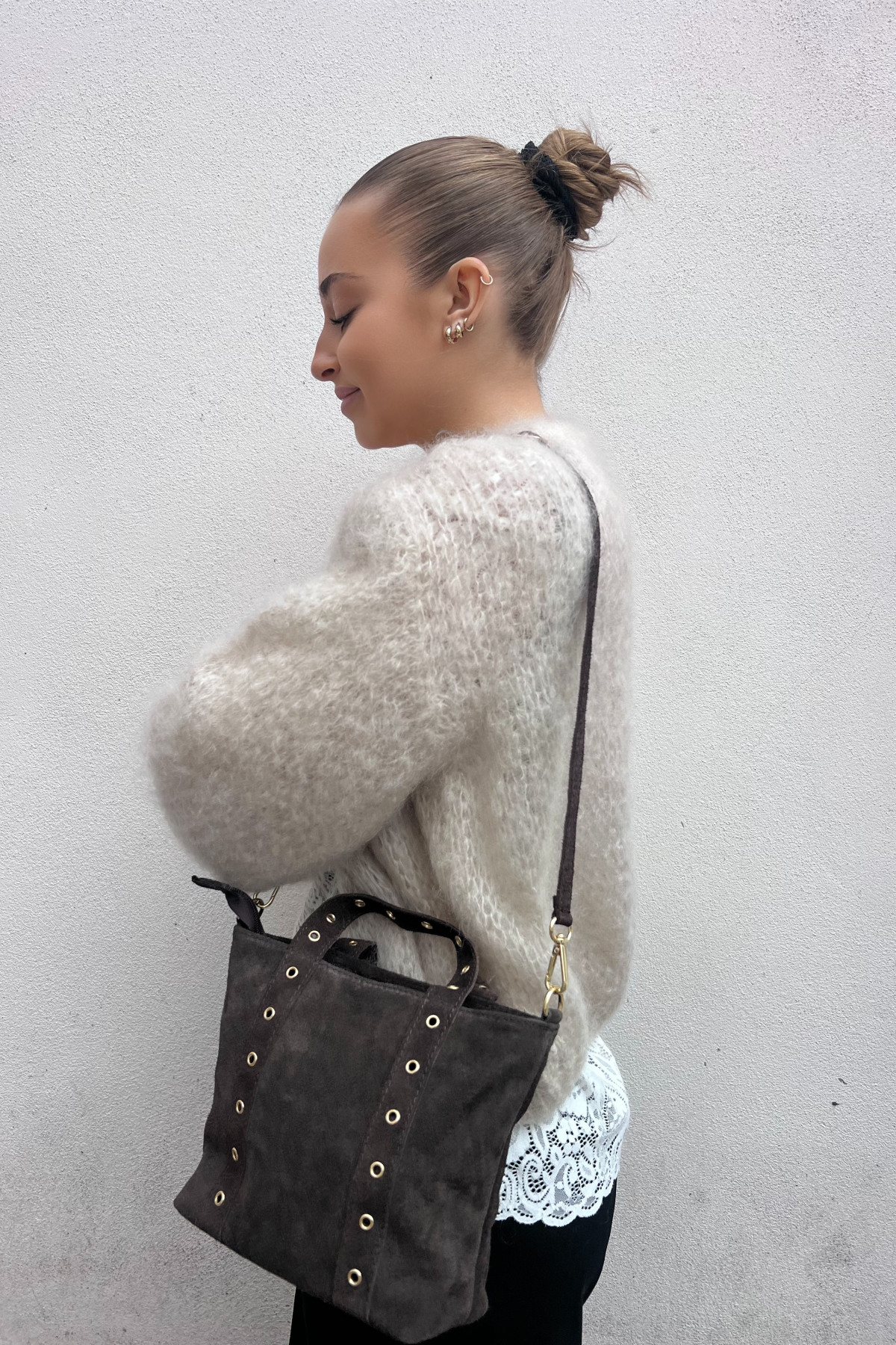 sac chummy en cuir suédé couleur chocolat (2)