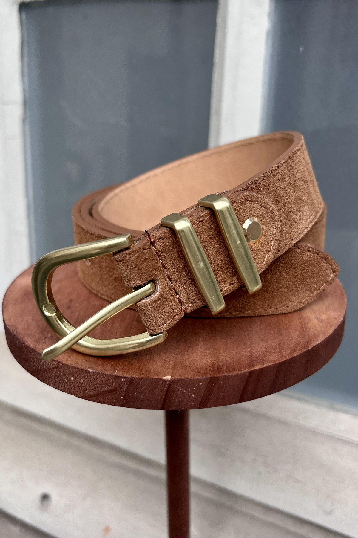 chummy ceinture croûte de cuir de vachette avec une boucle doré (1)