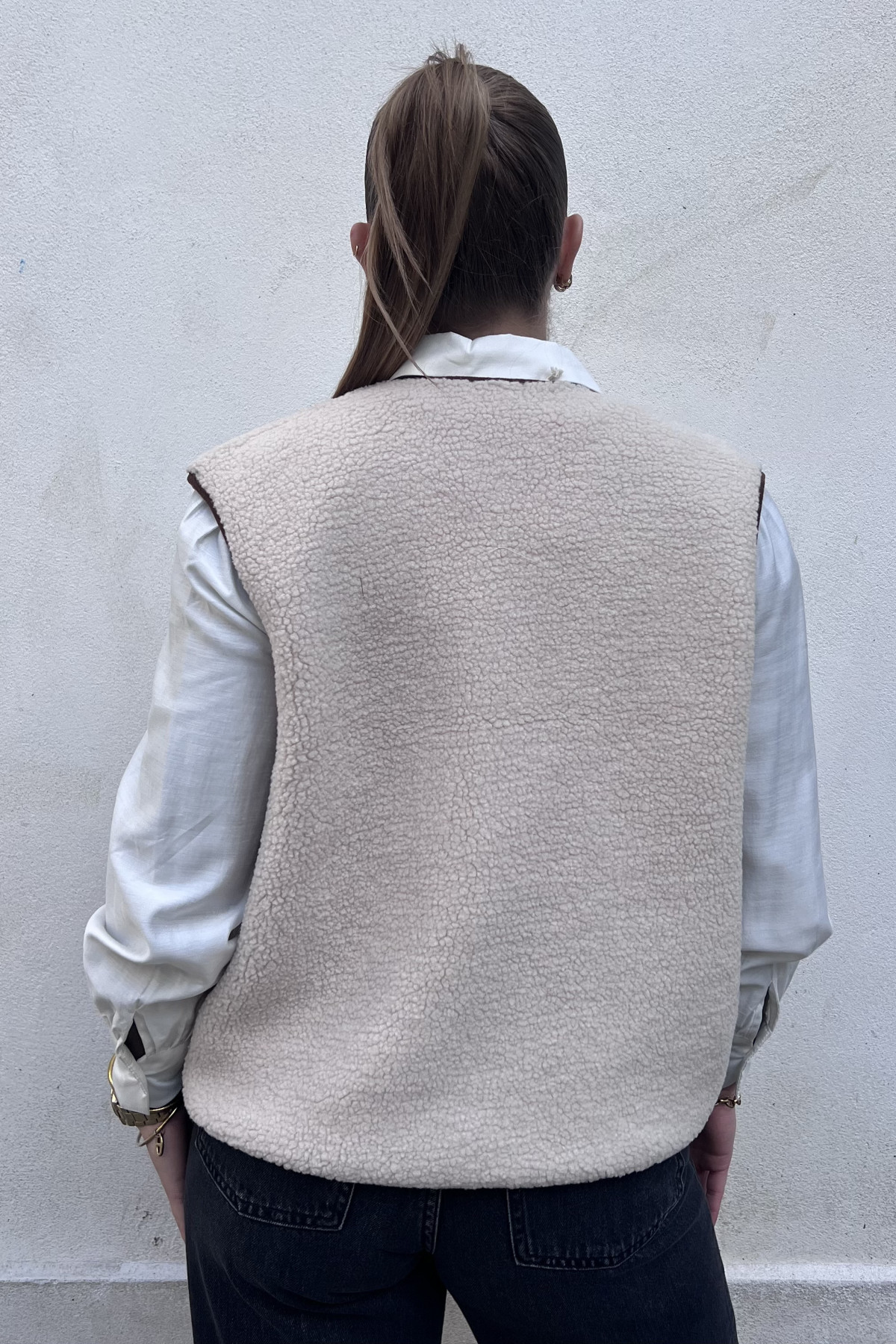 chummy sherpa blanc cassé avec coutures marrons et poches avant 488 (4)