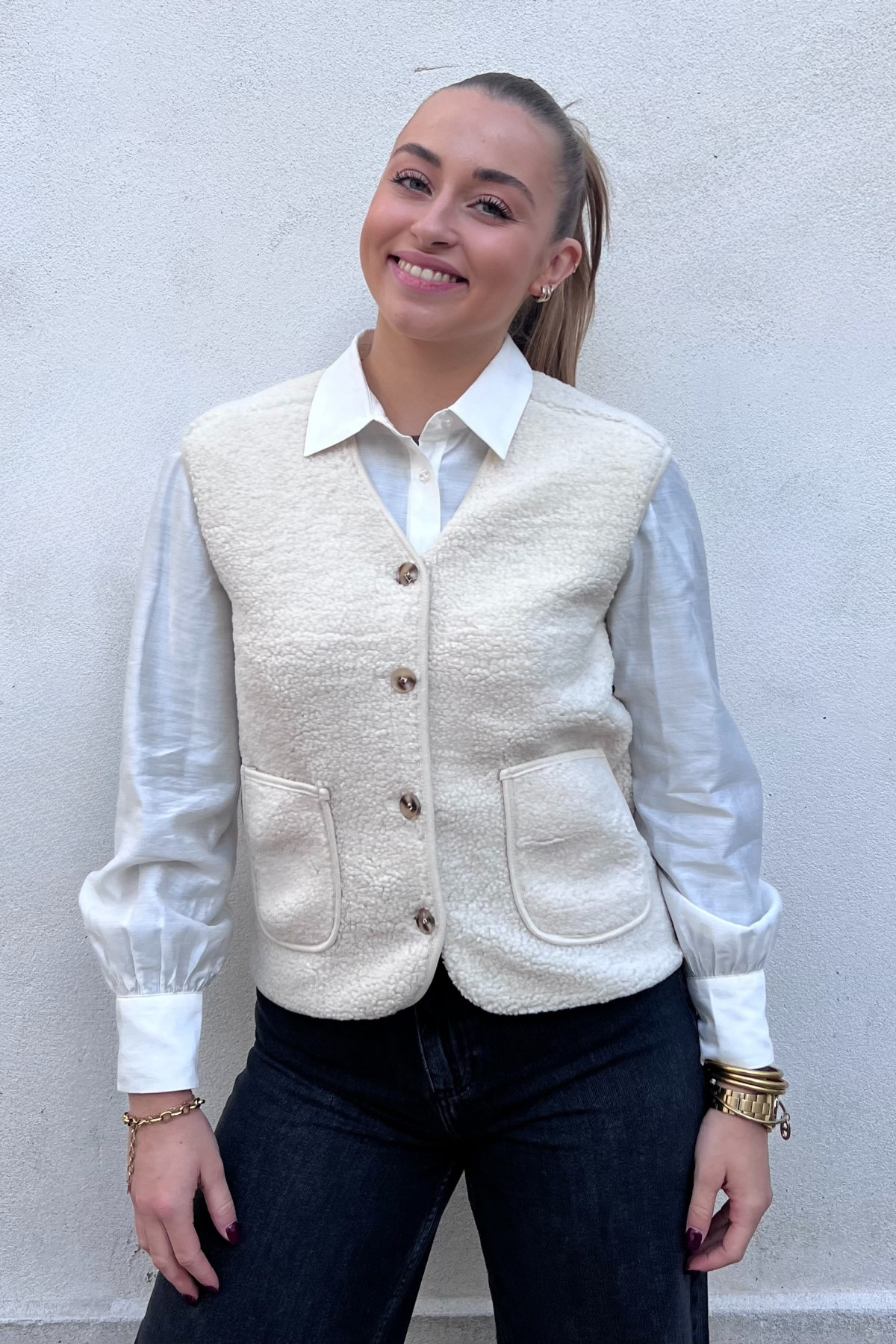 chummy veste sherpa sans manches avec poches avant blanc cassé it hippie 384 (1)