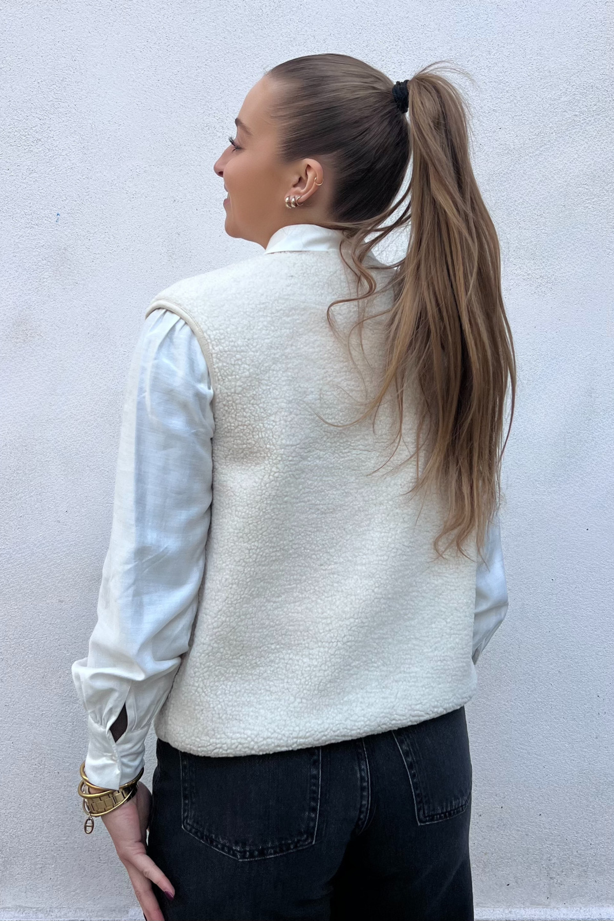 chummy veste sherpa sans manches avec poches avant blanc cassé it hippie 384 (3)