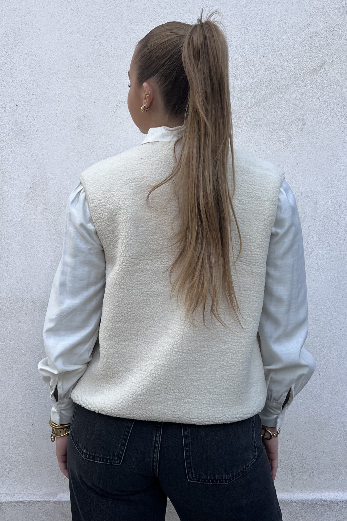 chummy veste sherpa sans manches avec poches avant blanc cassé it hippie 384 (4)