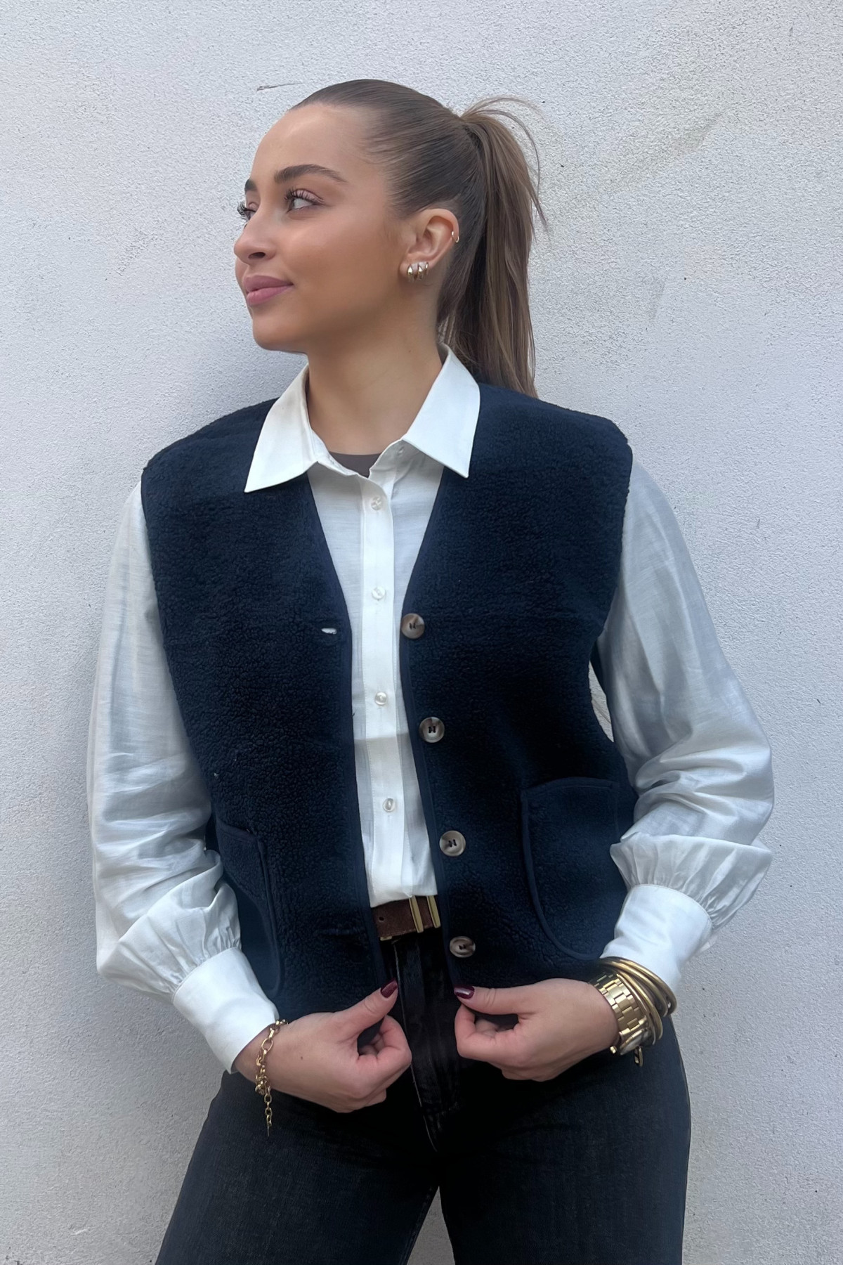 chummy veste sherpa sans manches avec poches avant bleue marine (2)