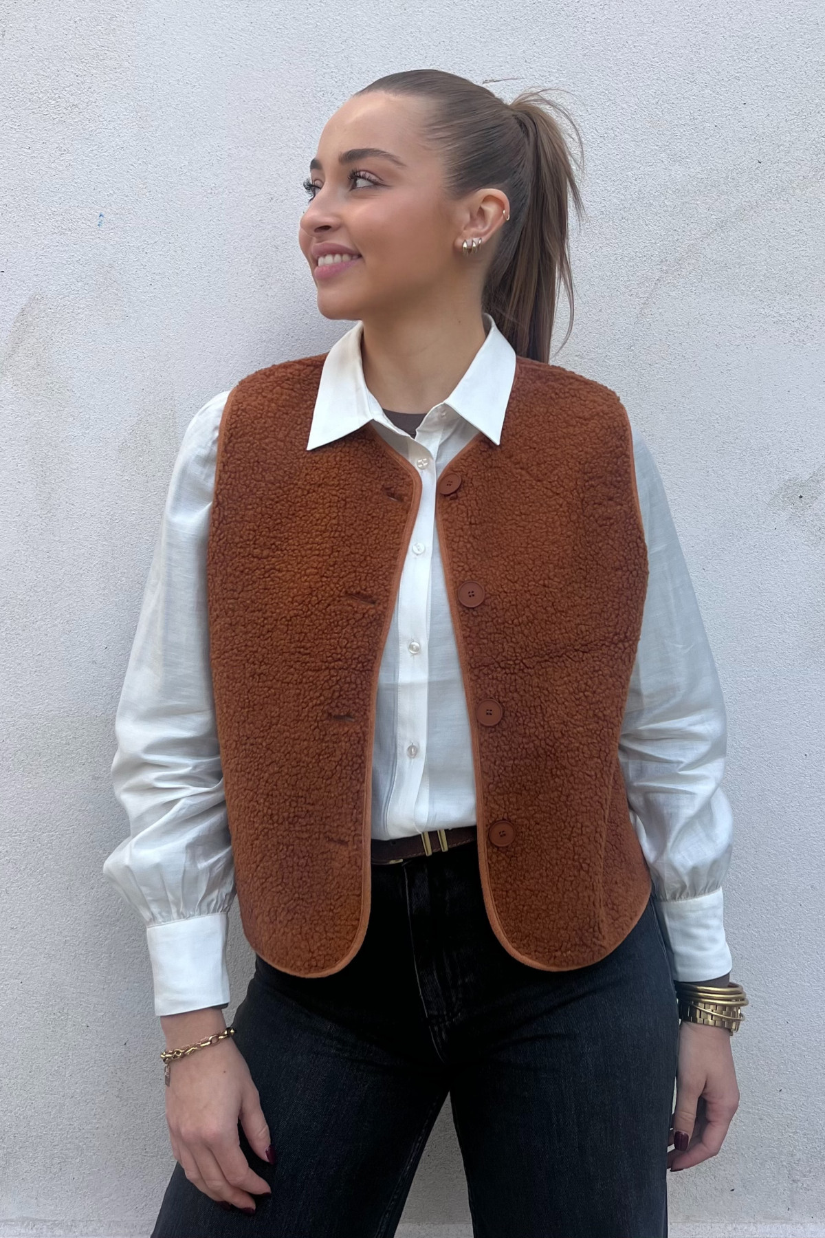 chummy veste sherpa sans manches avec poches avant camel (2)