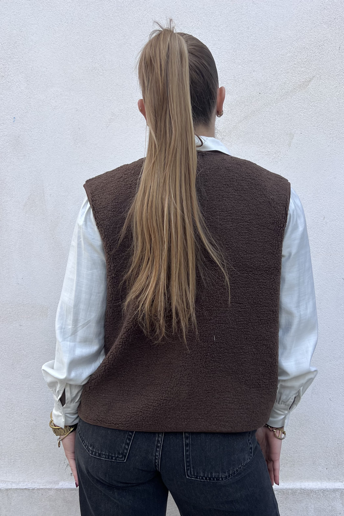 chummy veste sherpa sans manches avec poches avant choco 497 (4)