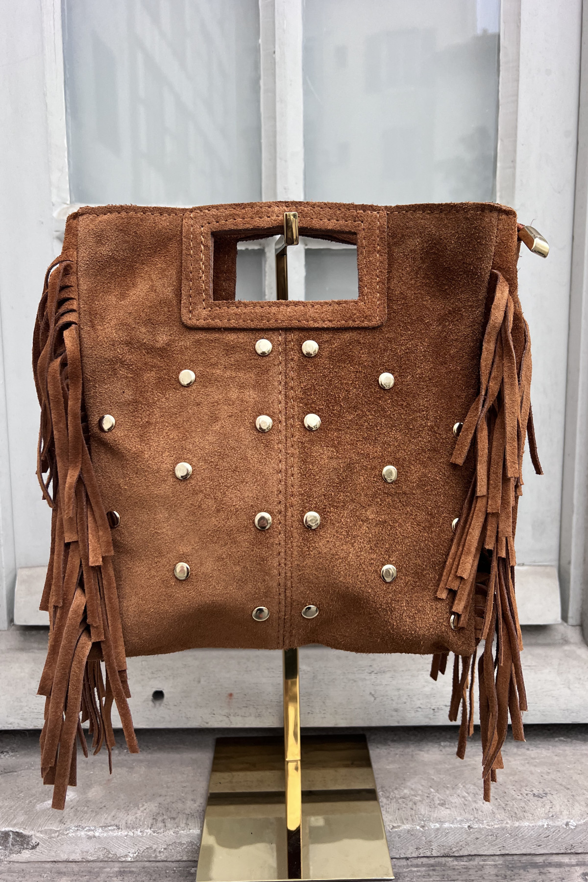 chummy sac marion en cuir à oeillets métalliques camel (3)