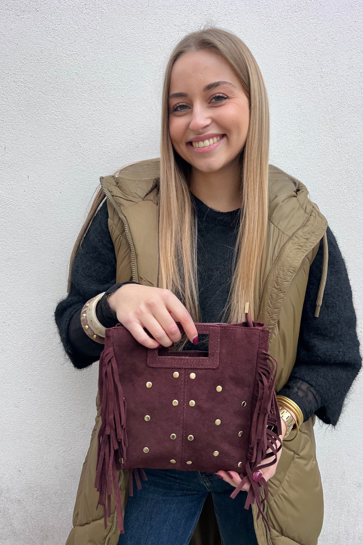 chummy sac marion en cuir à oeillets métalliques bordeaux (1)