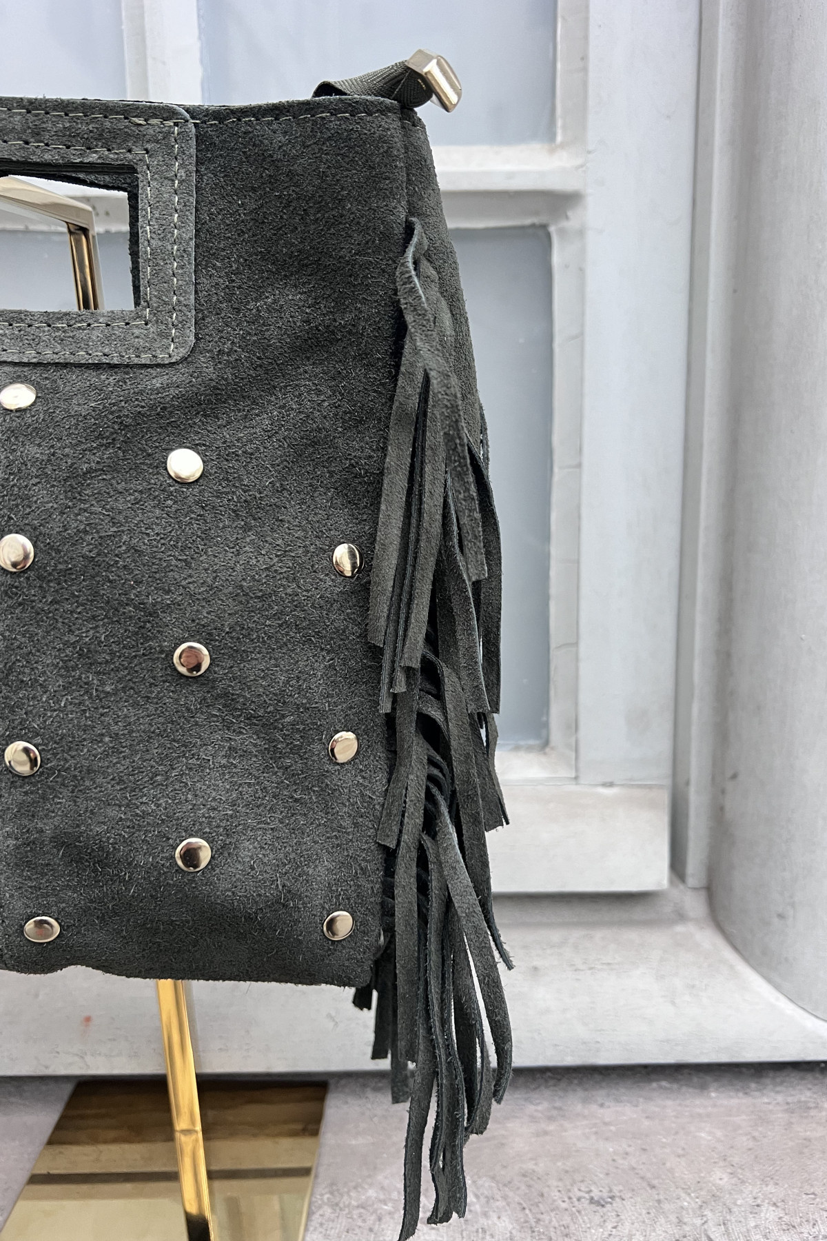 chummy sac marion en cuir à oeillets métalliques kaki (3)