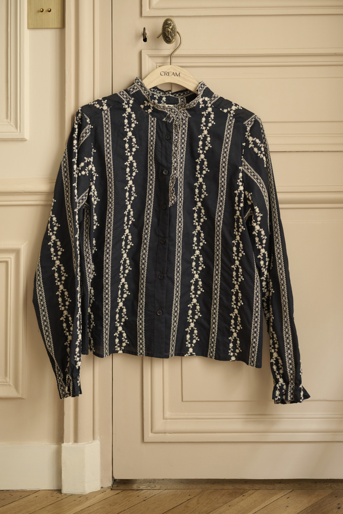 cream blouse sabina bleue marine à broderie 10614549 (4)