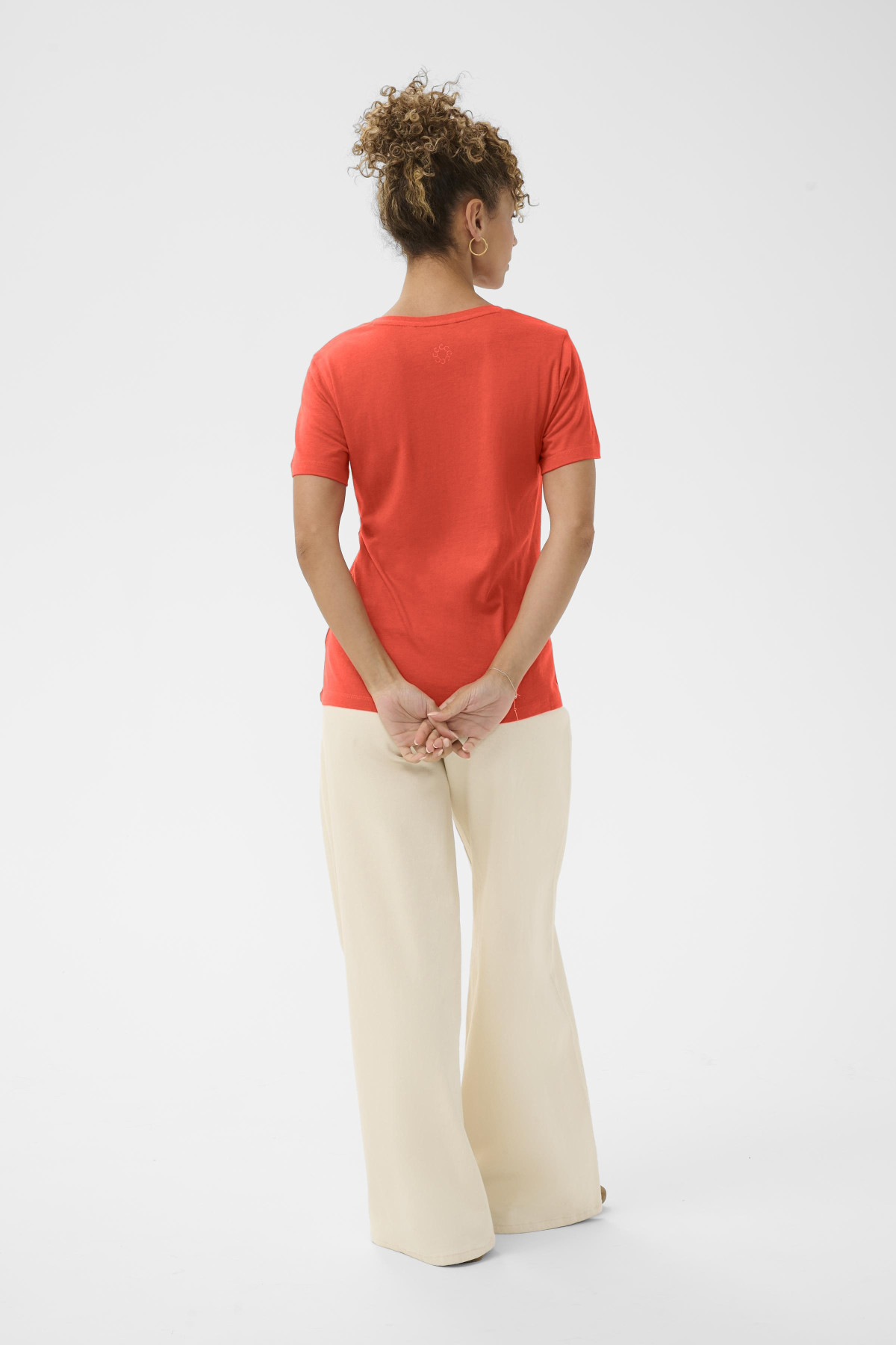 tshirt naia cream orange col v 10604508 (4)